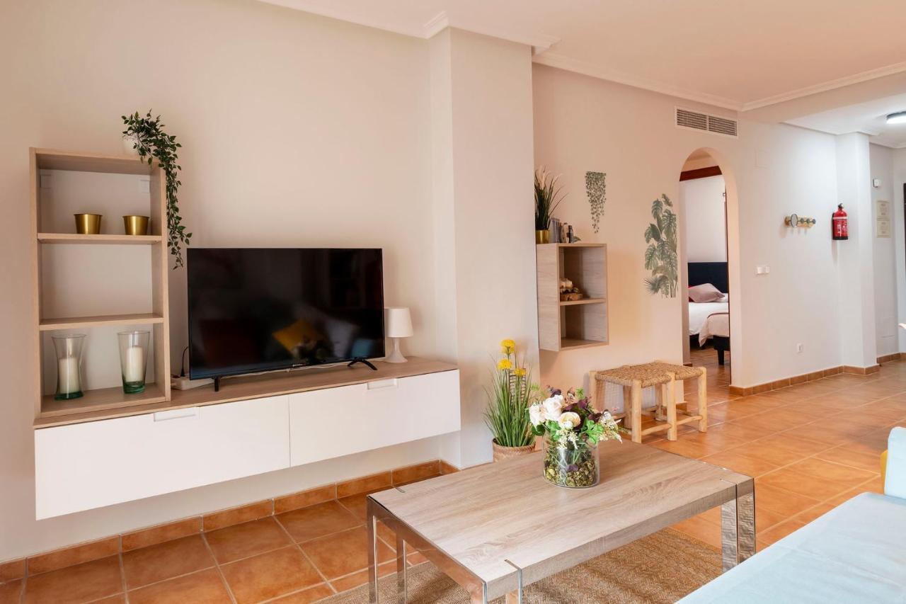 RodaAtico Con Terraza-Solarium Y Piscina 4-6 Personas Wifi A/Cアパートメント エクステリア 写真